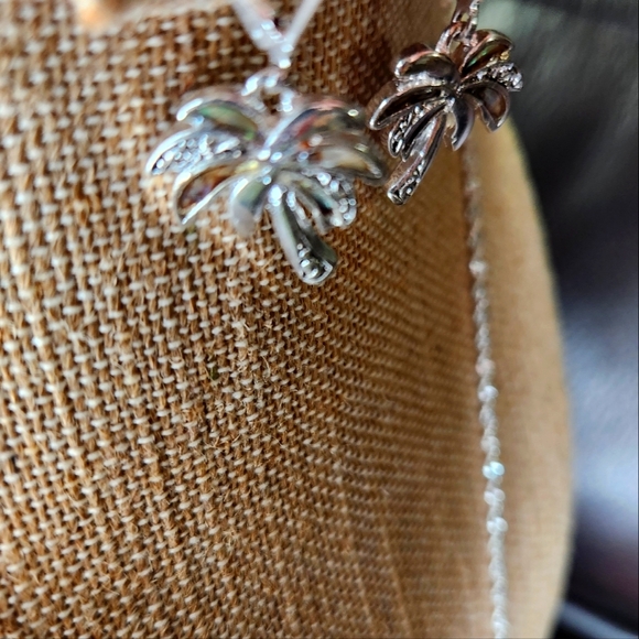 NWT Abalone and silver tone Coconut tree Earrings/Necklace Set - Picture 2 of 3